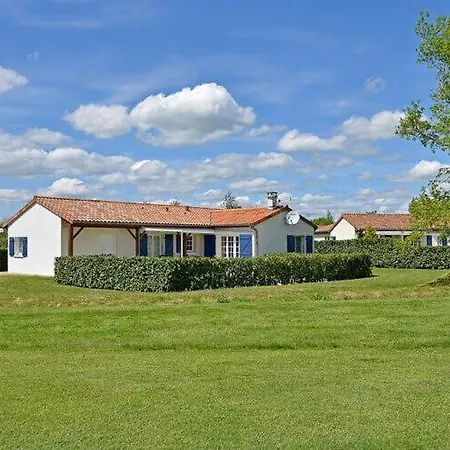 Vila Luxury In France With Pool And Garden Vasles