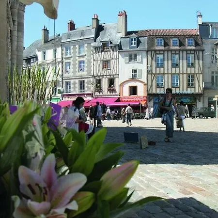 Vila Luxury In France With Pool And Garden