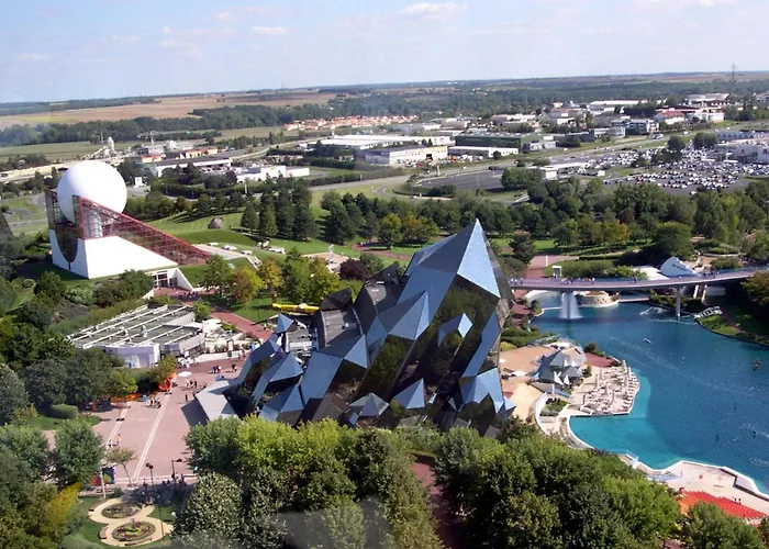 Luxury In France With Pool And Garden Villa